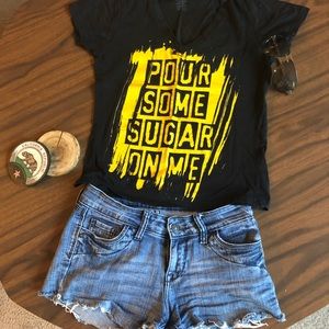 Def Leppard V-neck shirt pour some sugar concert T